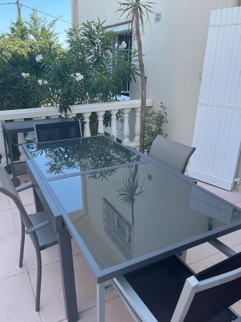 Au Reveil Des Cigales Hotel Saint Aygulf Bagian luar foto