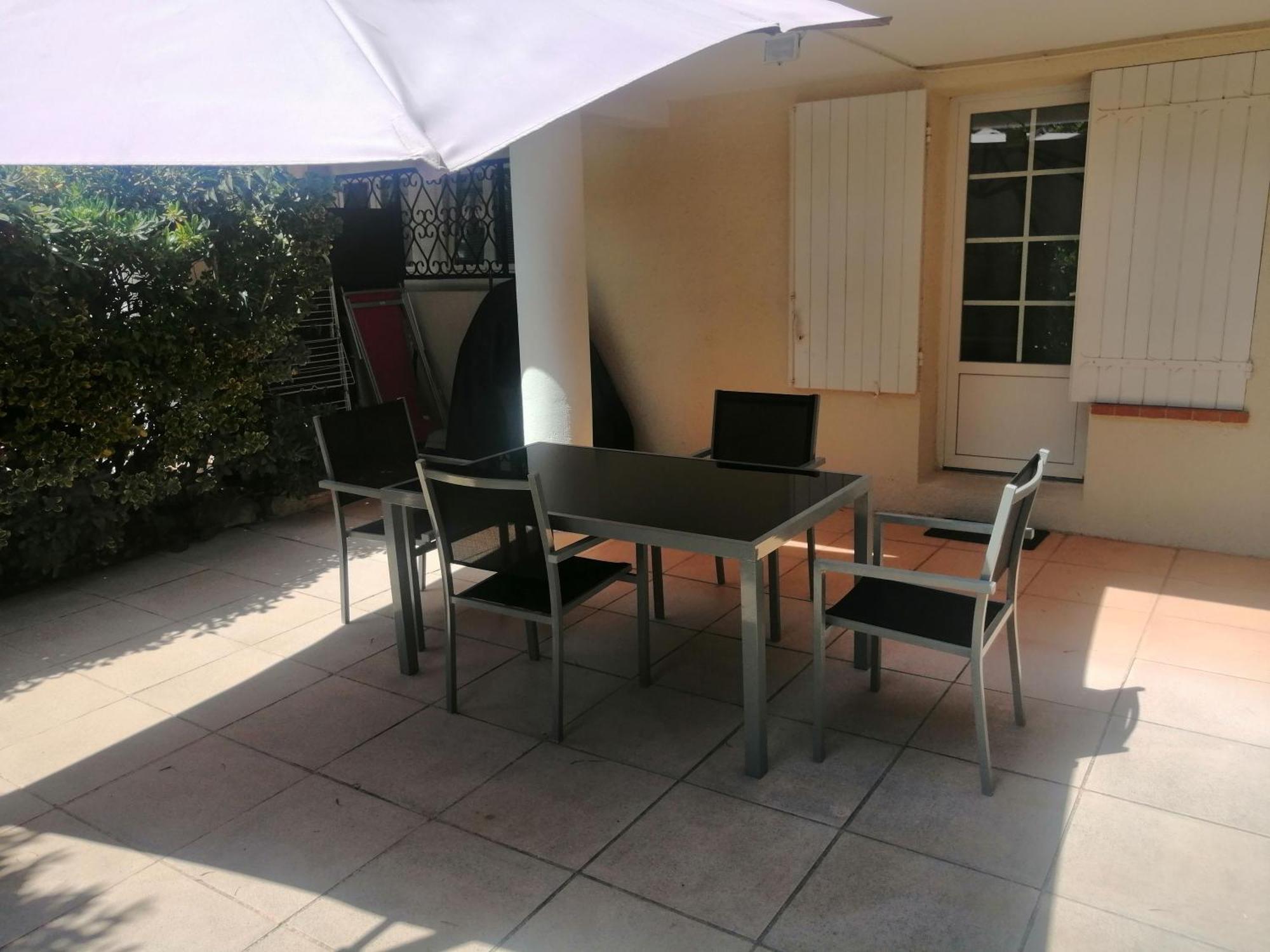 Au Reveil Des Cigales Hotel Saint Aygulf Bagian luar foto