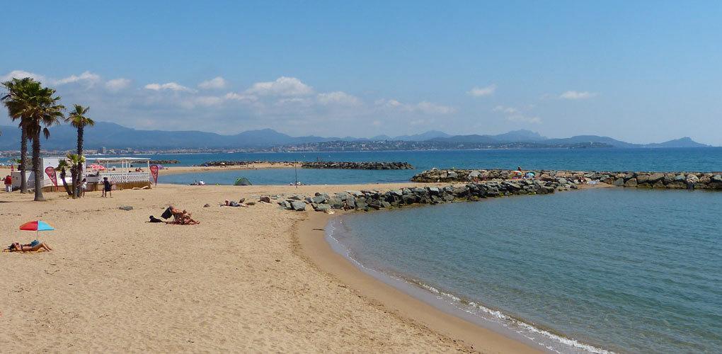 Au Reveil Des Cigales Hotel Saint Aygulf Bagian luar foto