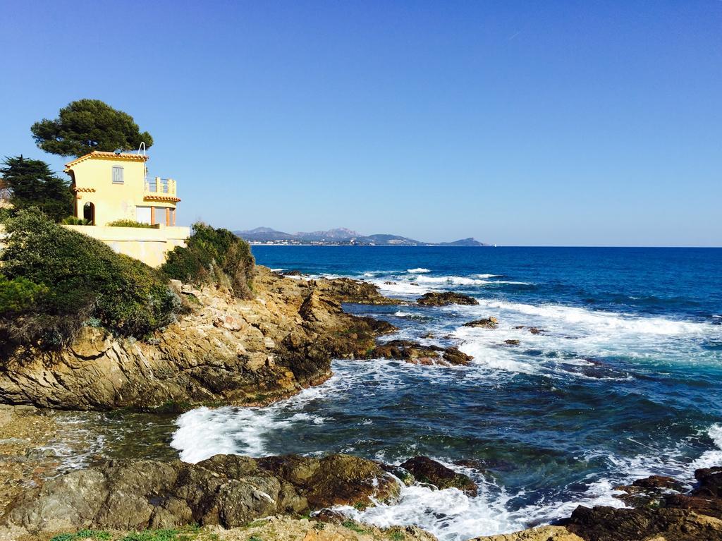 Au Reveil Des Cigales Hotel Saint Aygulf Bagian luar foto