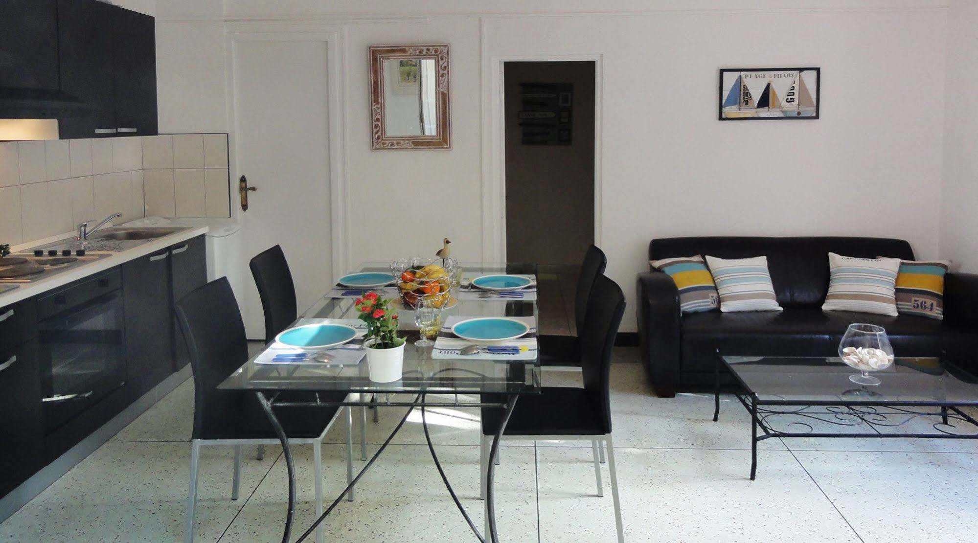 Au Reveil Des Cigales Hotel Saint Aygulf Bagian luar foto