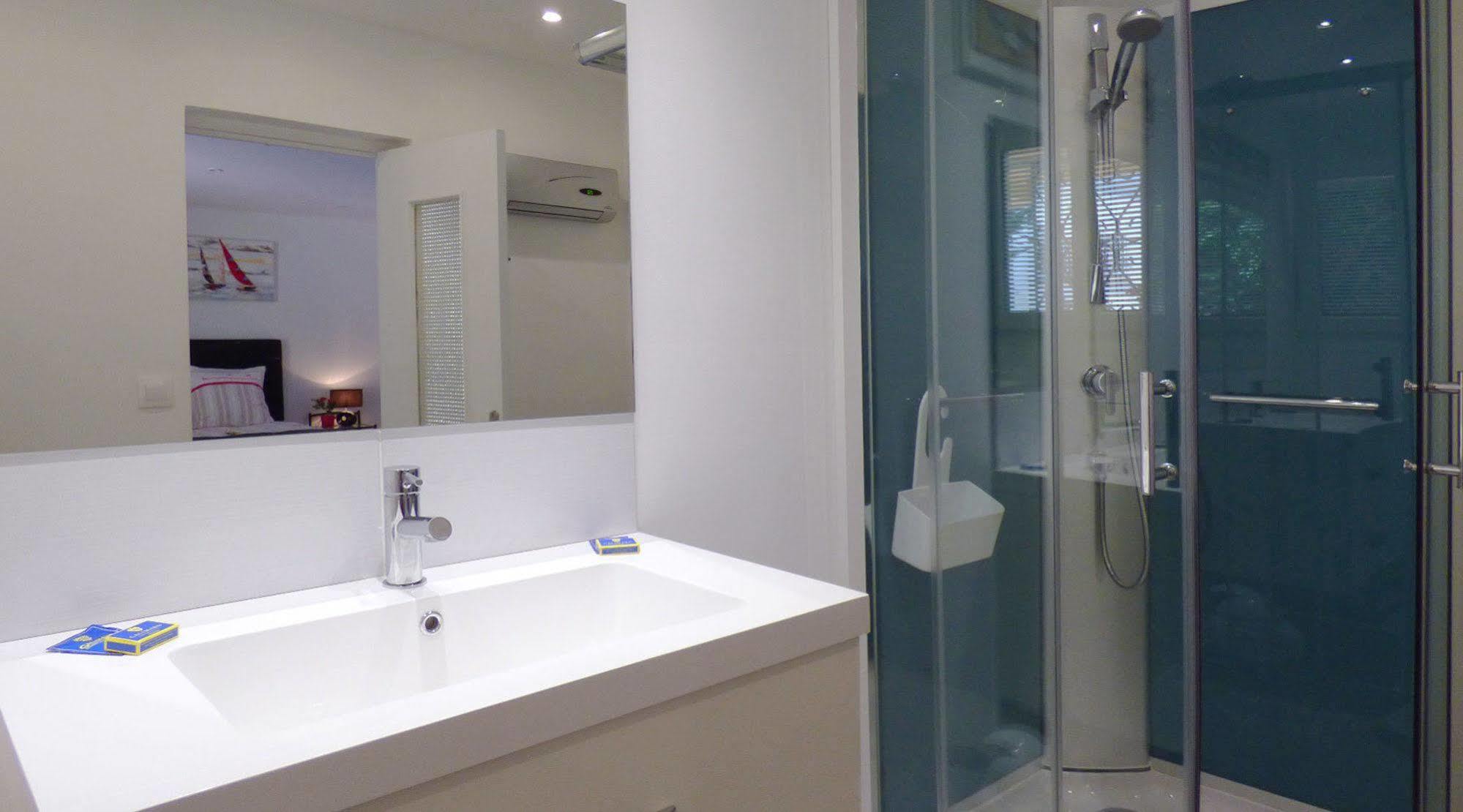 Au Reveil Des Cigales Hotel Saint Aygulf Bagian luar foto