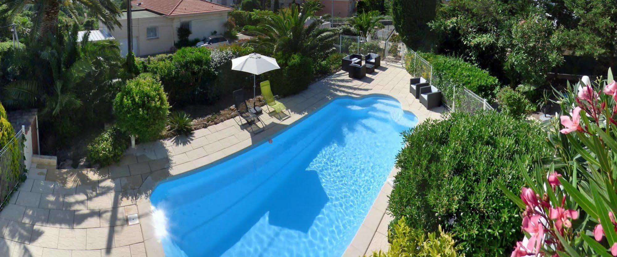 Au Reveil Des Cigales Hotel Saint Aygulf Bagian luar foto